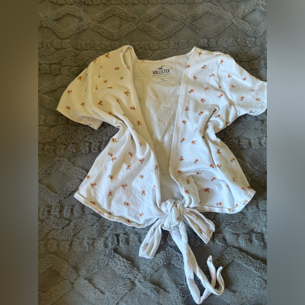 🌟 Hollister floral tie top casual summer